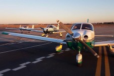 Piloto por un día (vuelo 30min) con 2 acompañantes en Tarragona